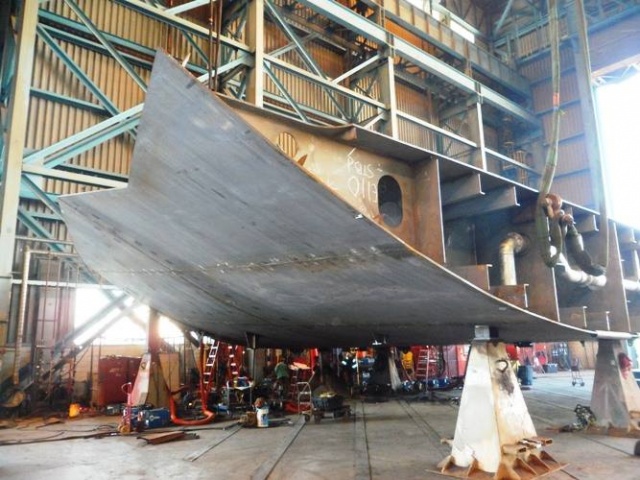 A 50 ton block ready to become part of the hull